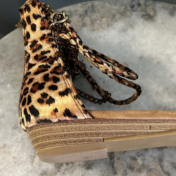 Ladies Shoes Fashion 1” heel Sandals Casual high top cheetah print size 8 - Picture 4 of 7